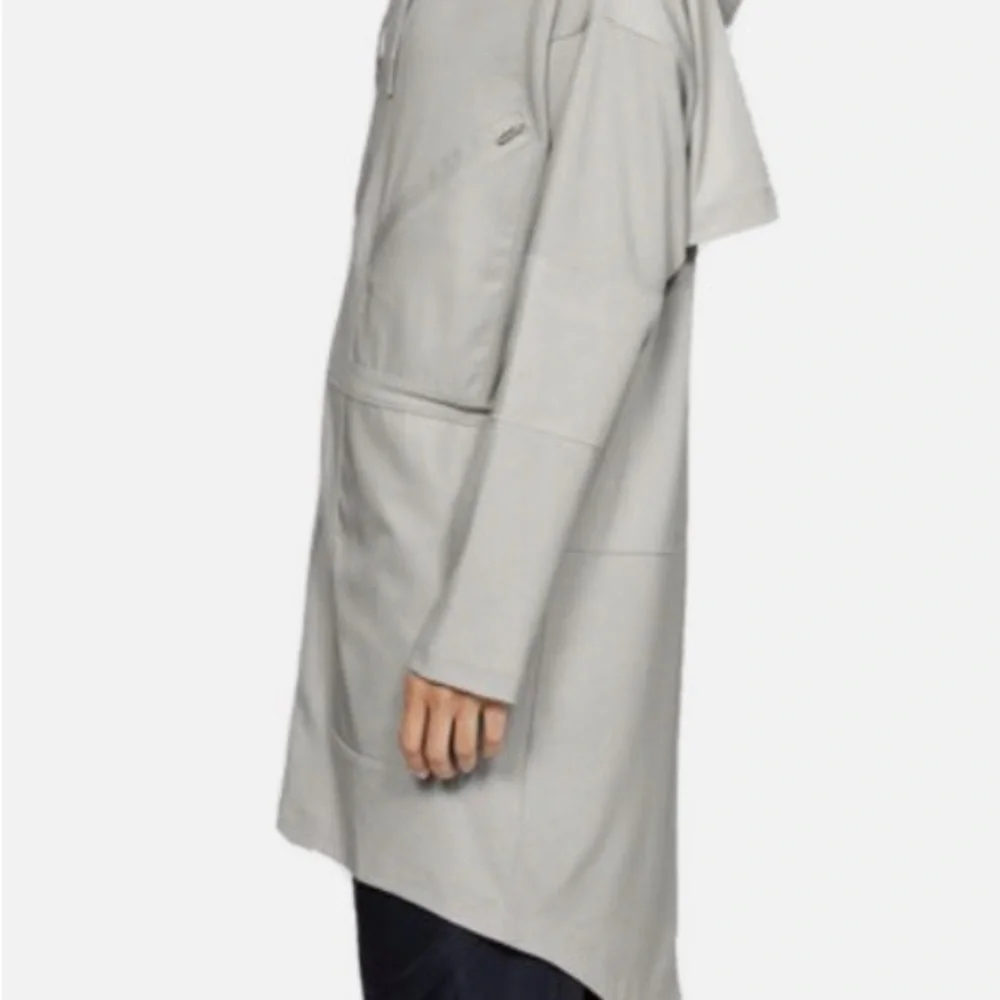 Under Armour Generation Hooded Poncho size Large - Picture 5 of 12